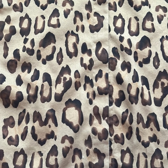 Chaps women’s button down leopard print shirt with 3/4 sleeves Size Large - Picture 3 of 8